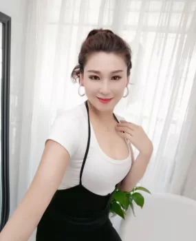 风骚御姐艳艳，价格实惠