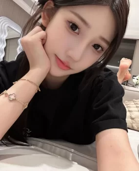 粉嫩在校大学生