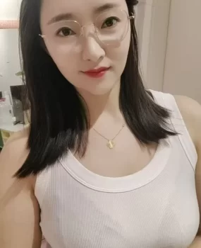 碑林良家美少妇