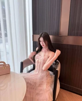 白皙长腿白虎小姐姐