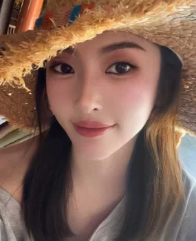 刘安娜，一个骚妹妹。