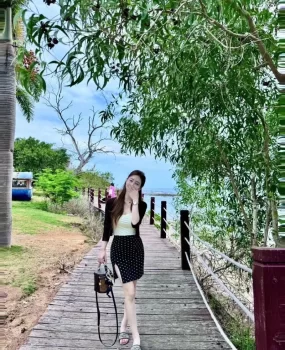 上海市纯白无纹身清纯皮肤雪白妹子