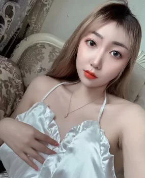 汤河公园附近大胸妹