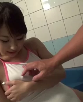 学校附近的MM，应该是学生妹