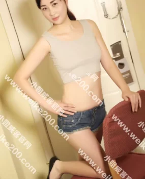 丰满少妇热情大方，狼友们赶紧去吧