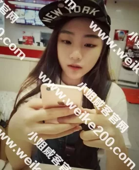 高挑性感漂亮小妹子百合