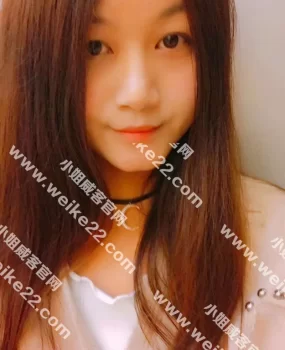 清纯楼凤很乖很配合而且奶子还大