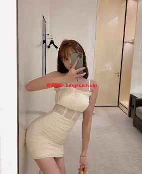 双飞学生妹水多多白嫩嫩，艹的太得劲下次出差回来还得过来爽一下噢?