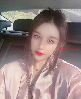 无锡美女穿的旗袍上位骑乘叫声淫荡，淫水直流。