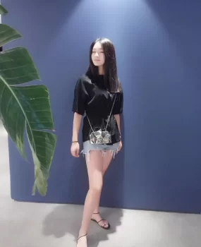 刚下水的小姐姐，兼职上门