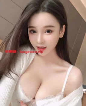 身材超级丰满的兼职妹妹